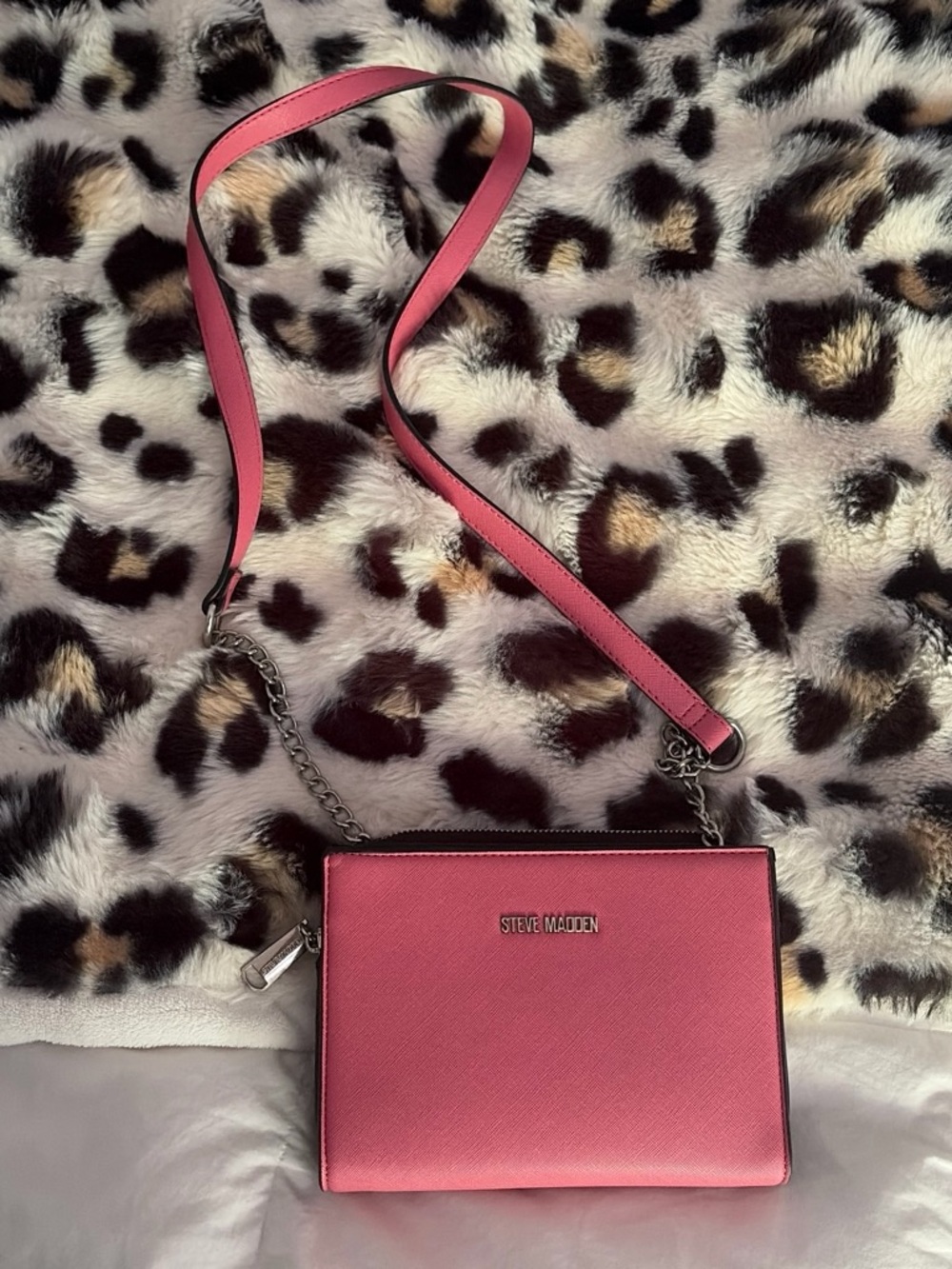 Steve Madden Pink Crossbody Shoulder Bag with Chain Strap
